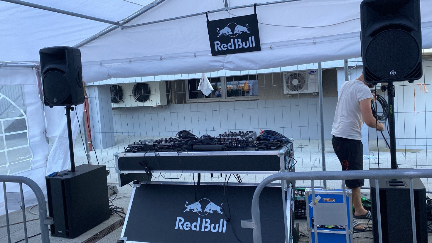 Jack of house, Lenart.